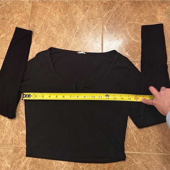 Garage Black Long Sleeve Crop Top - Picture 4 of 6